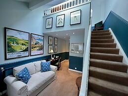 Holdsworth House