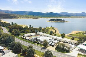 Horizons Lake Jindabyne