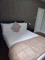 Kings Park Hotel