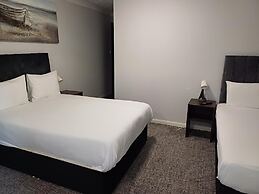 Kings Park Hotel
