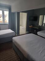 Kings Park Hotel