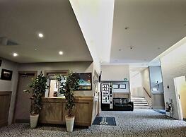 Kings Park Hotel