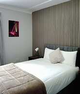 Kings Park Hotel