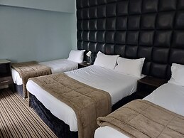 Kings Park Hotel