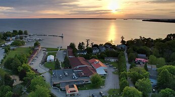 Ramada by Wyndham Jacksons Point