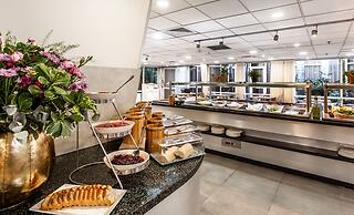 Kfar Maccabiah Hotel and Suites