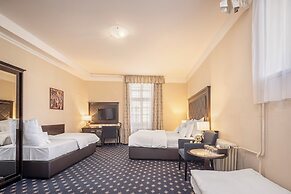 Pytloun Old Armoury Hotel Prague