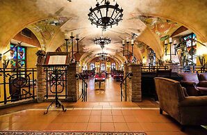 Pytloun Old Armoury Hotel Prague