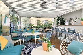 The Deck Hotel by HappyCulture