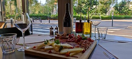 Dali Hôtel - Restaurant