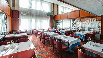 Aerostar Hotel Moscow