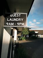 Oakwood Manor Motor Lodge