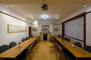 Shakespeare Hotel