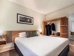 ibis Melbourne Hotel and Apartments