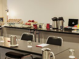 ibis Melbourne Hotel and Apartments