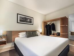 ibis Melbourne Hotel and Apartments
