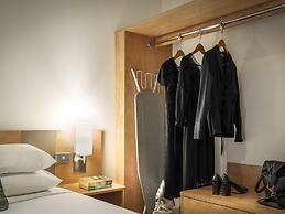 ibis Melbourne Hotel and Apartments