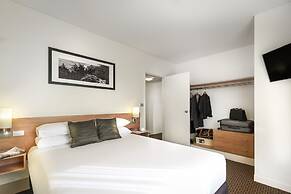 ibis Melbourne Hotel and Apartments