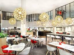 ibis Melbourne Hotel and Apartments