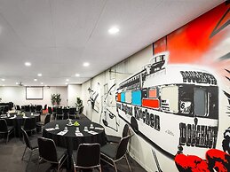 ibis Melbourne Hotel and Apartments