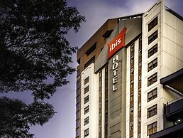 ibis Melbourne Hotel and Apartments