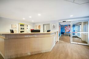 Sonesta Simply Suites Jersey City