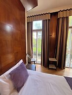 Garden View Hotel