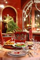 Regency Palace Hotel