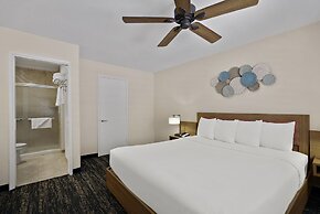 La Fuente Inn & Suites