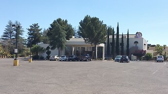 Mariposa Hotel