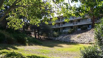 Mariposa Hotel