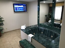 Baymont by Wyndham Grand Rapids Airport