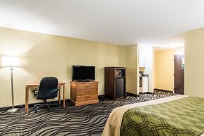 Econo Lodge Darien