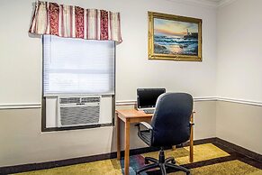 Econo Lodge Darien
