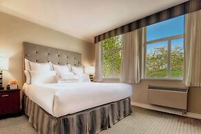 Granville Island Hotel