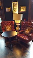 Windsor Arms Hotel