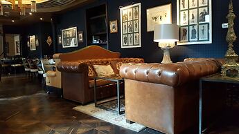 Windsor Arms Hotel