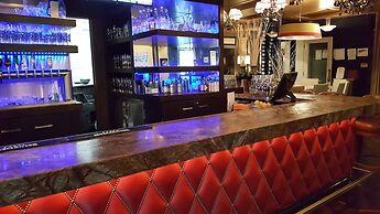 Windsor Arms Hotel