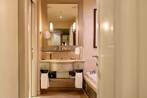 Windsor Arms Hotel