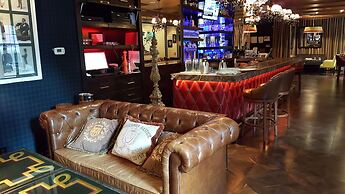 Windsor Arms Hotel