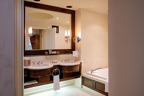 Windsor Arms Hotel