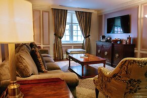 Windsor Arms Hotel