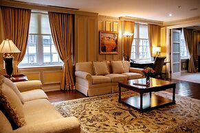 Windsor Arms Hotel