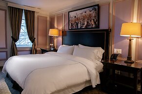 Windsor Arms Hotel