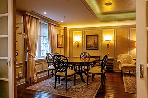 Windsor Arms Hotel