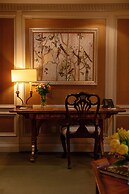 Windsor Arms Hotel