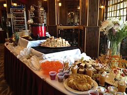 Canad Inns Destination Centre Fort Garry