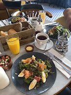 Craves Hotel