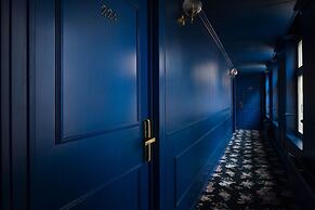 Craves Hotel