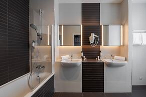 Craves Hotel